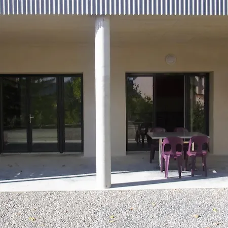 Le 101 Διαμέρισμα *